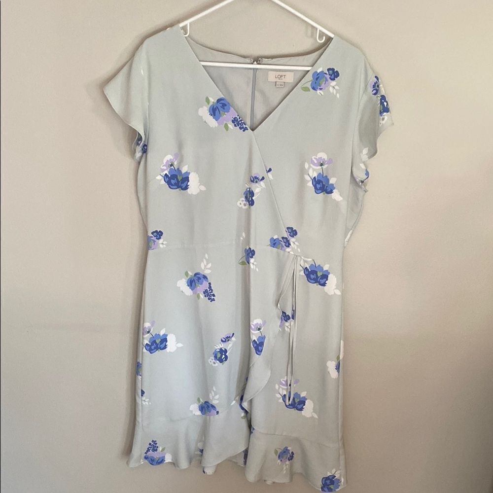 LOFT Outlet Blue Floral Wrap Dress – Size 14